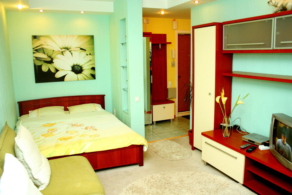 Inn Home Apartments - Livoberezhna Kiev Exterior photo