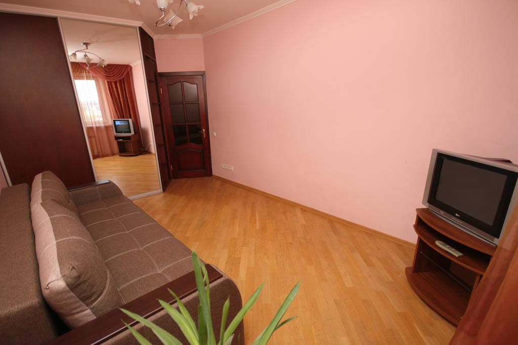 Inn Home Apartments - Livoberezhna Kiev Exterior photo