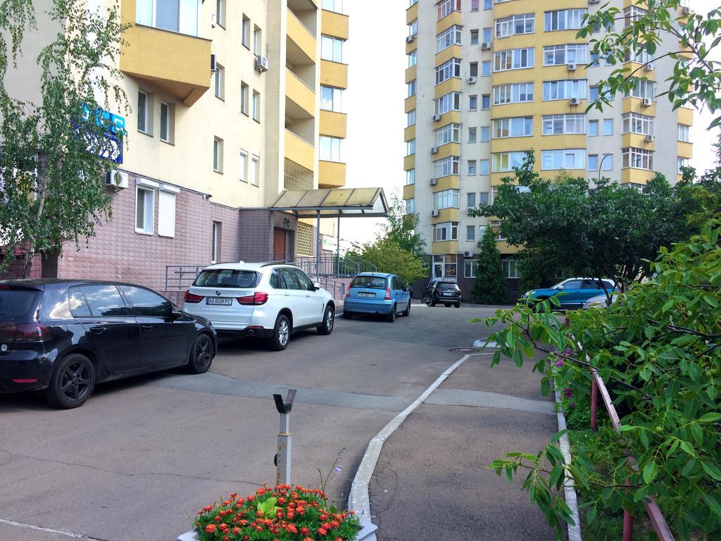 Inn Home Apartments - Livoberezhna Kiev Exterior photo