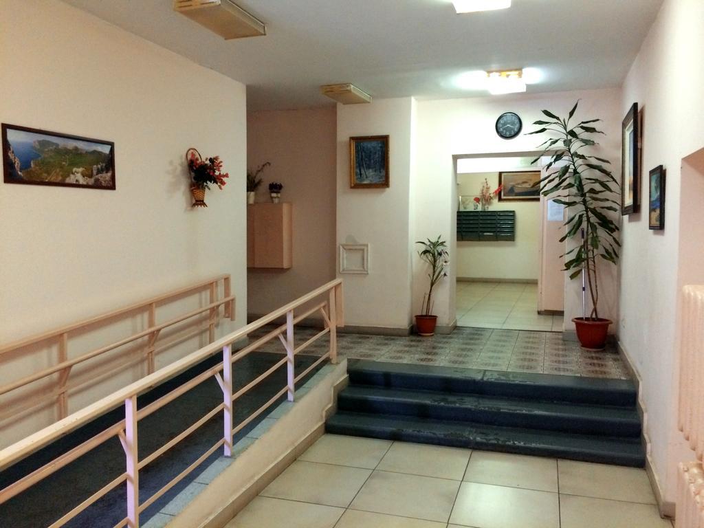 Inn Home Apartments - Livoberezhna Kiev Exterior photo