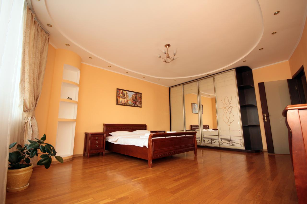 Inn Home Apartments - Livoberezhna Kiev Exterior photo