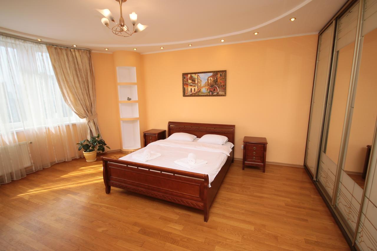 Inn Home Apartments - Livoberezhna Kiev Exterior photo