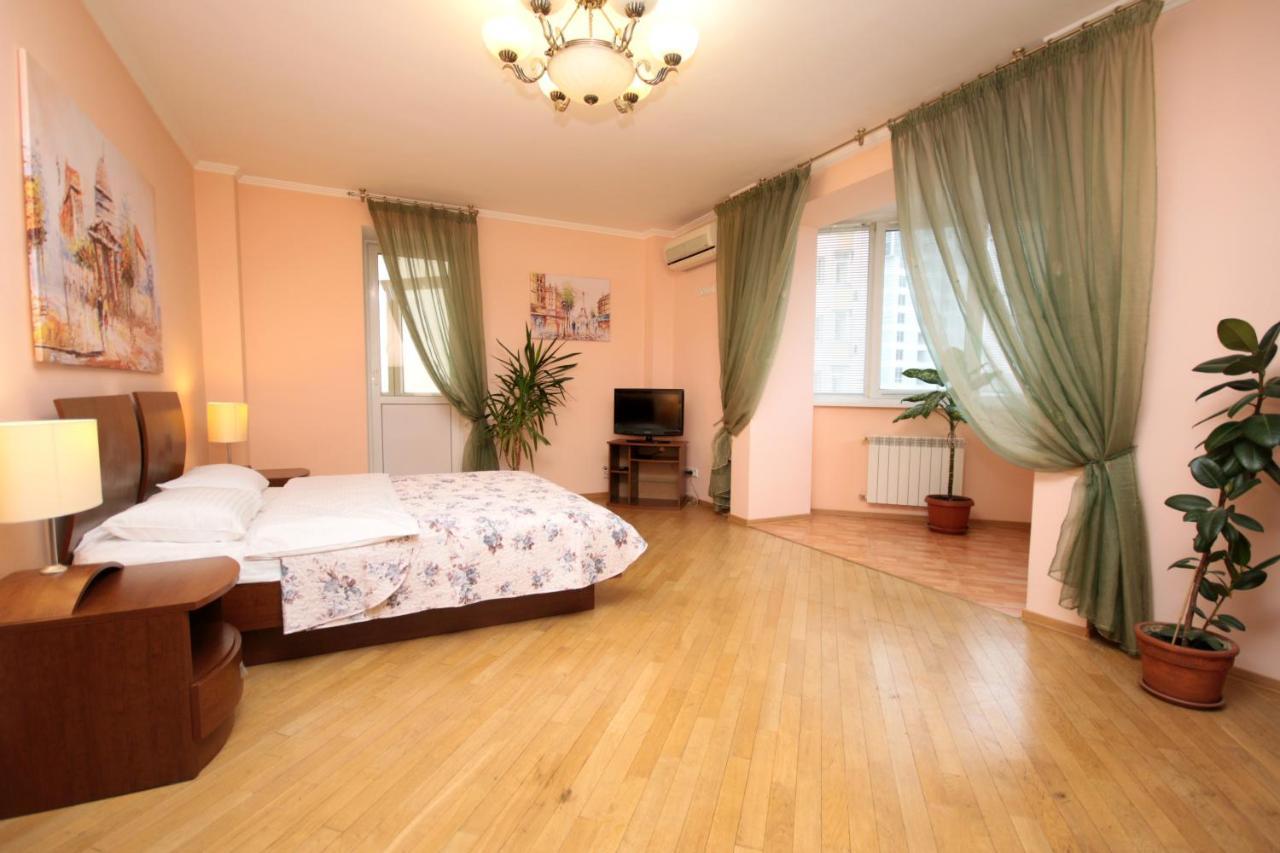 Inn Home Apartments - Livoberezhna Kiev Exterior photo